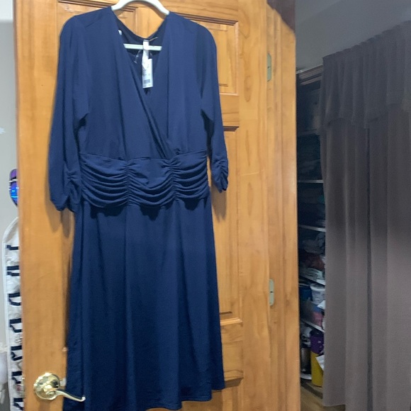 Dress - Picture 1 of 5